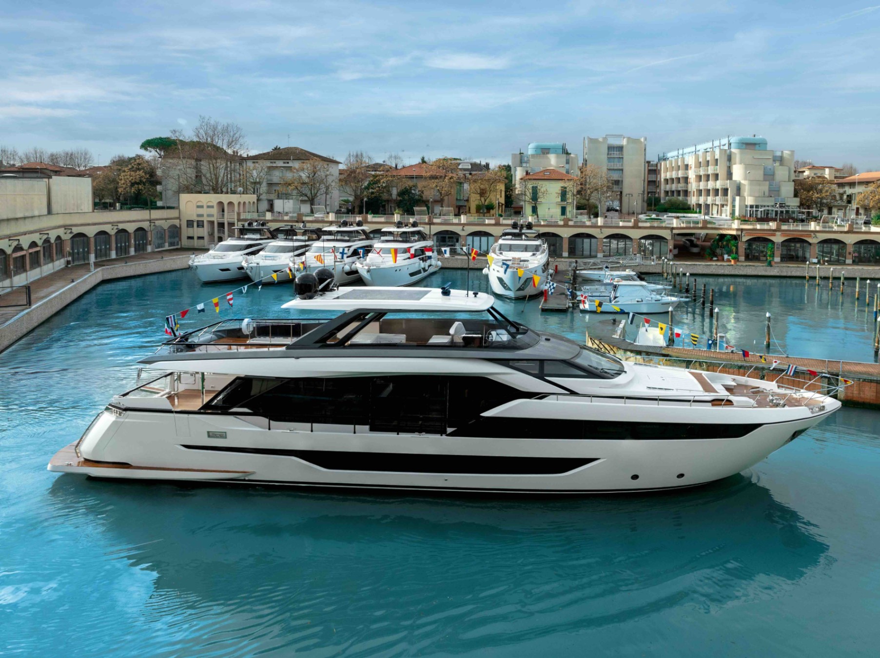 Ferretti Yachts 940: архитектура комфорта